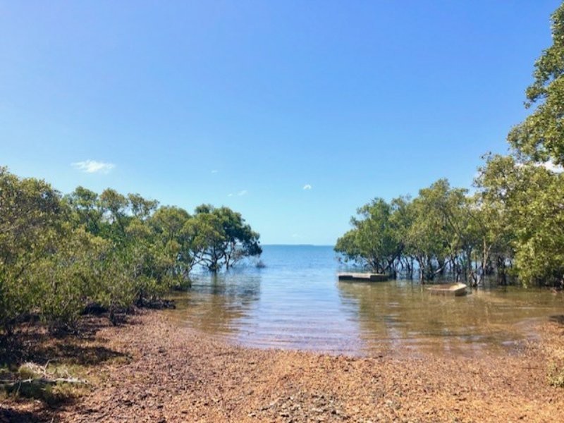 37 Blue Bay Crescent, Macleay Island QLD 4184