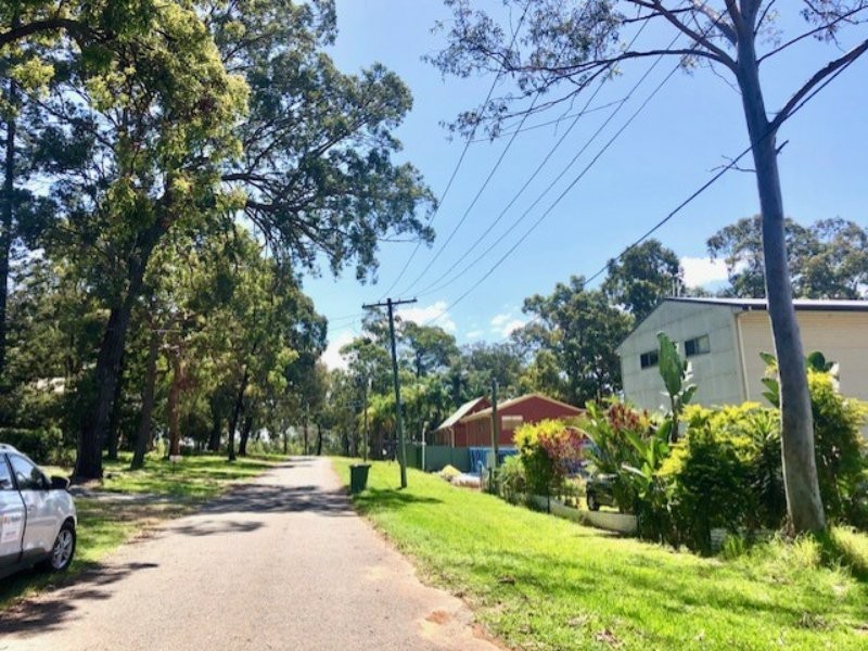 37 Blue Bay Crescent, Macleay Island QLD 4184