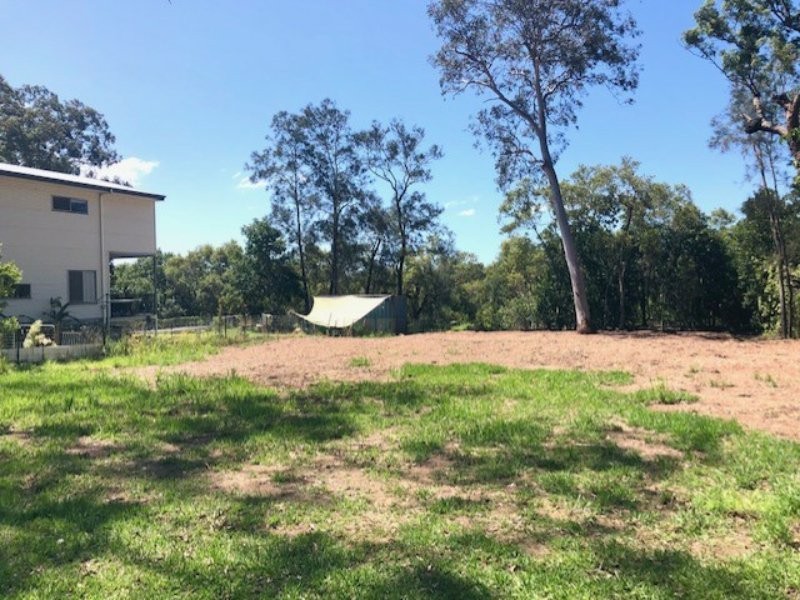 37 Blue Bay Crescent, Macleay Island QLD 4184