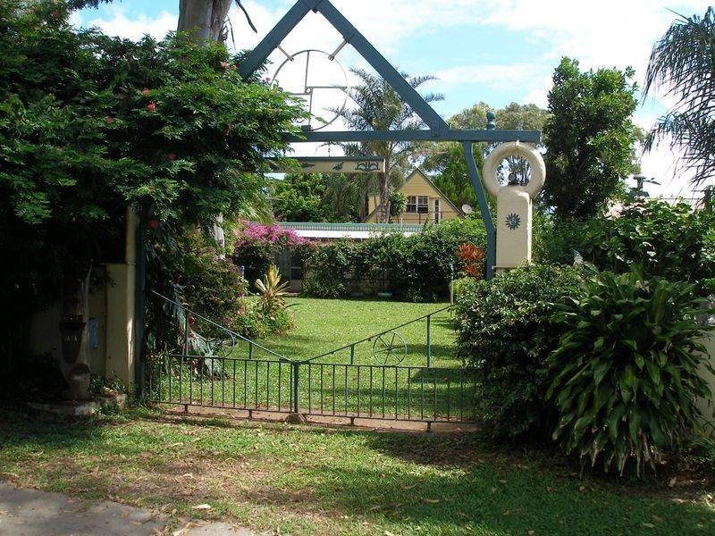 14-16 Lovell Parade, Lamb Island QLD 4184