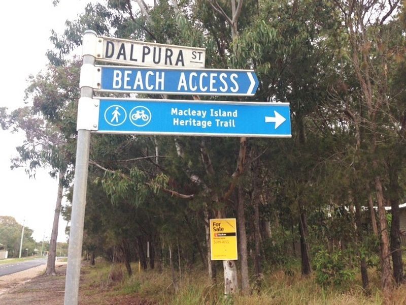 2 Dalpura Street, Macleay Island QLD 4184