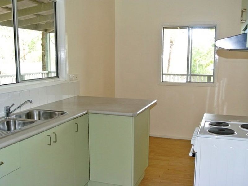 10 Brolga Street, Macleay Island QLD 4184