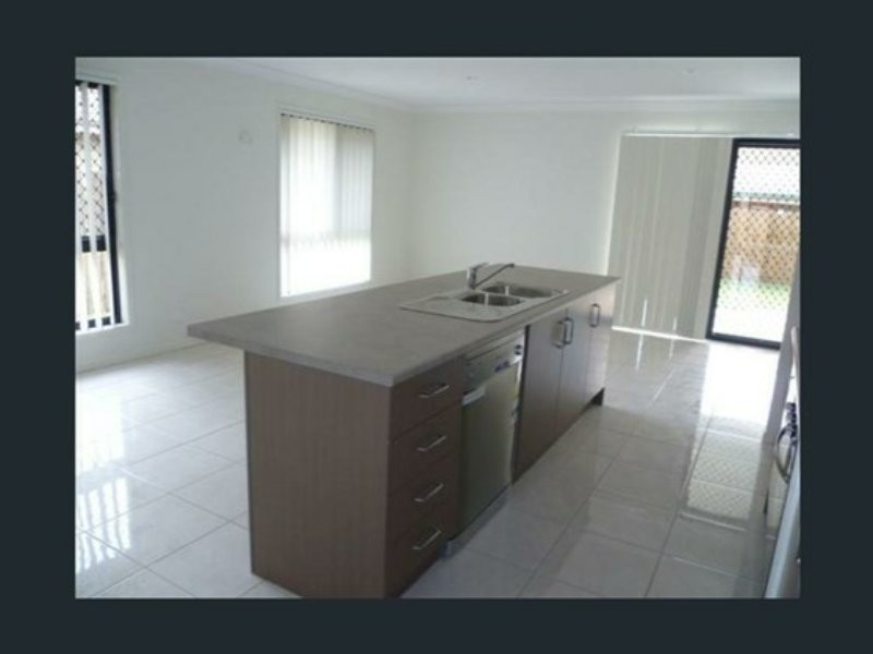 33 Stradbroke Street, Redland Bay QLD 4165