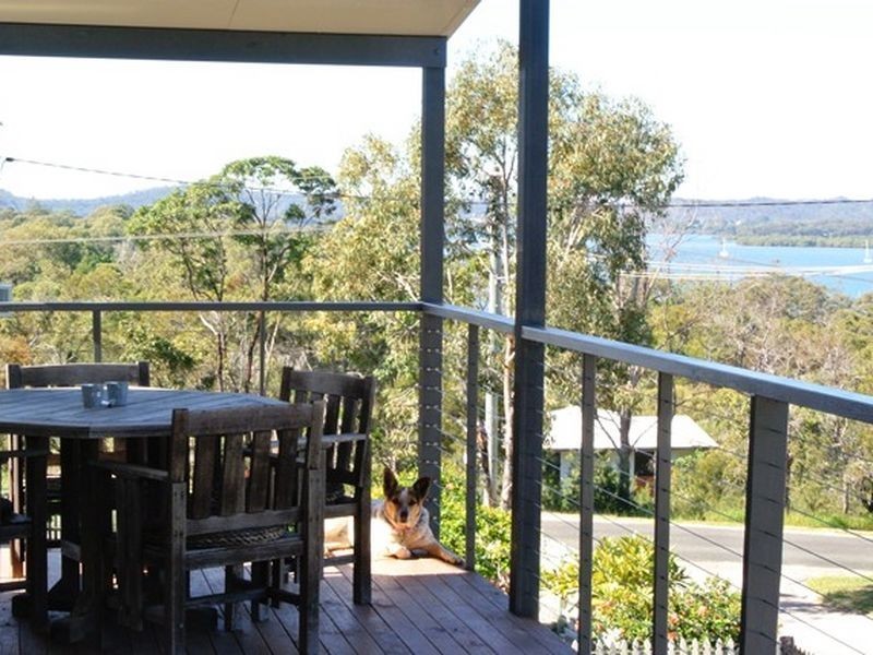 2 Percival Street, Macleay Island QLD 4184