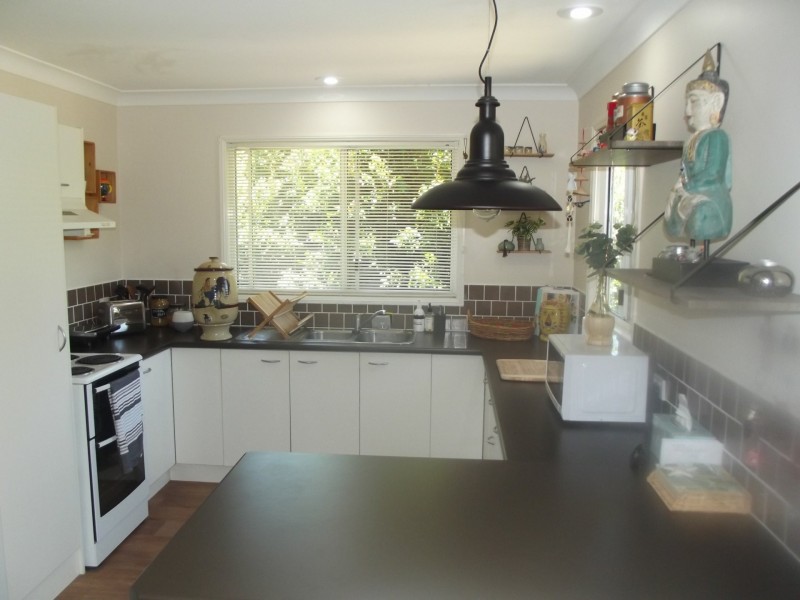 13 Benowa Street, Macleay Island QLD 4184