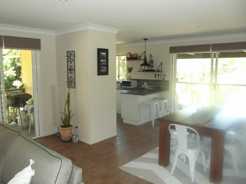 13 Benowa Street, Macleay Island QLD 4184