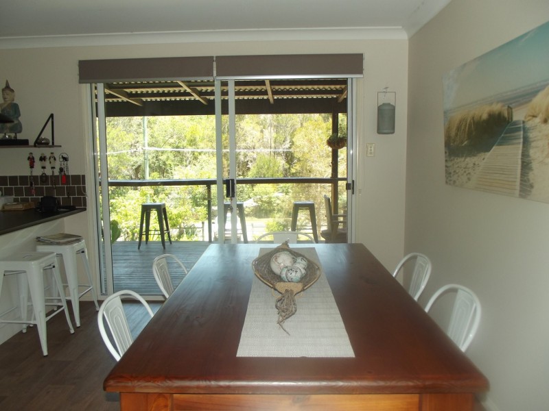 13 Benowa Street, Macleay Island QLD 4184