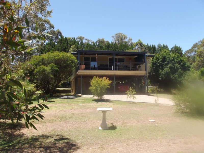 13 Benowa Street, Macleay Island QLD 4184
