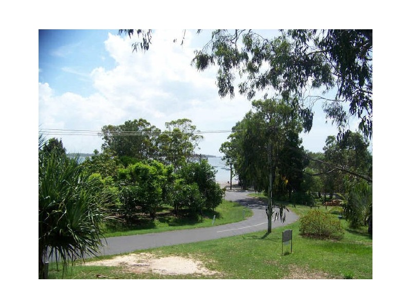 19 Dalpura Street, Macleay Island QLD 4184