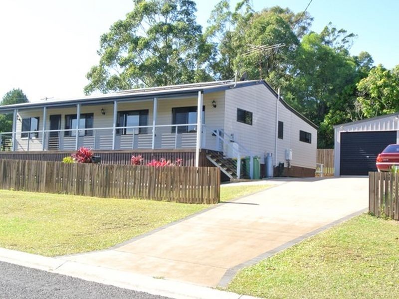 2 Duncan Street, Macleay Island QLD 4184