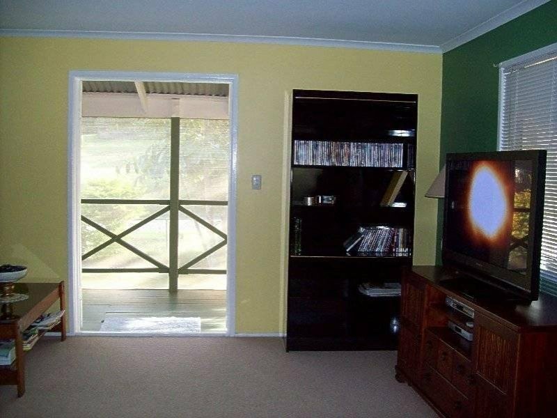 2 BOXWOOD AVE, Lamb Island QLD 4184