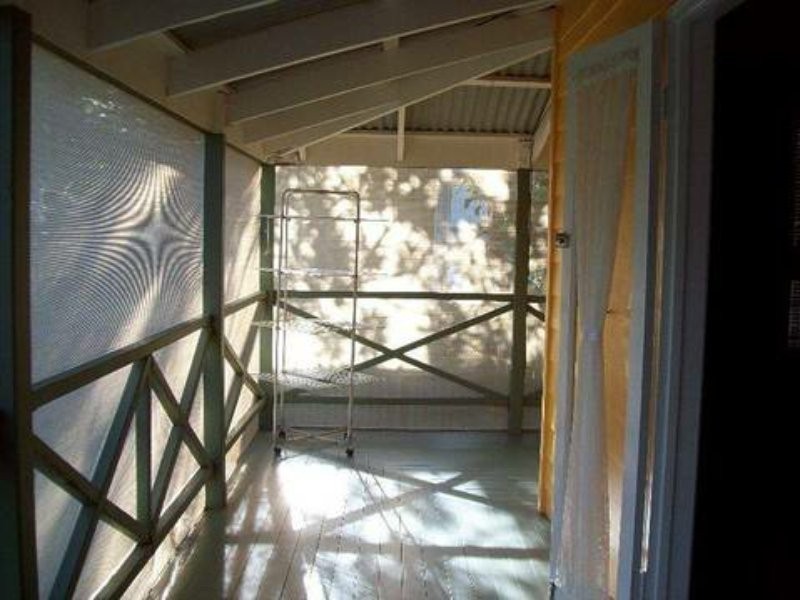 2 BOXWOOD AVE, Lamb Island QLD 4184