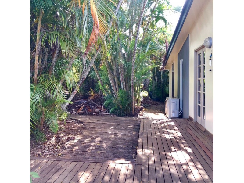 23 Scotts Road, Macleay Island QLD 4184