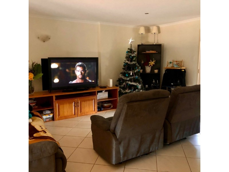 23 Scotts Road, Macleay Island QLD 4184