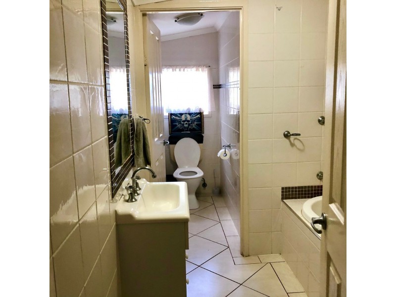 23 Scotts Road, Macleay Island QLD 4184