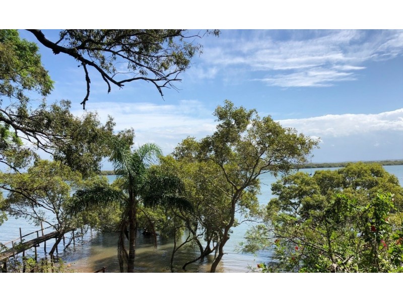 98 Western Road, Macleay Island QLD 4184