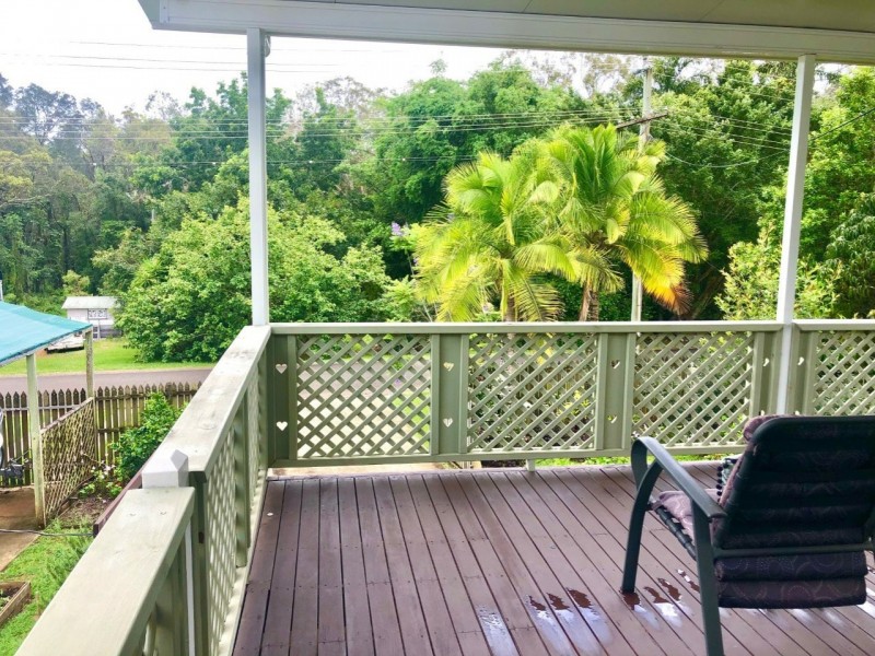 98 Western Road, Macleay Island QLD 4184