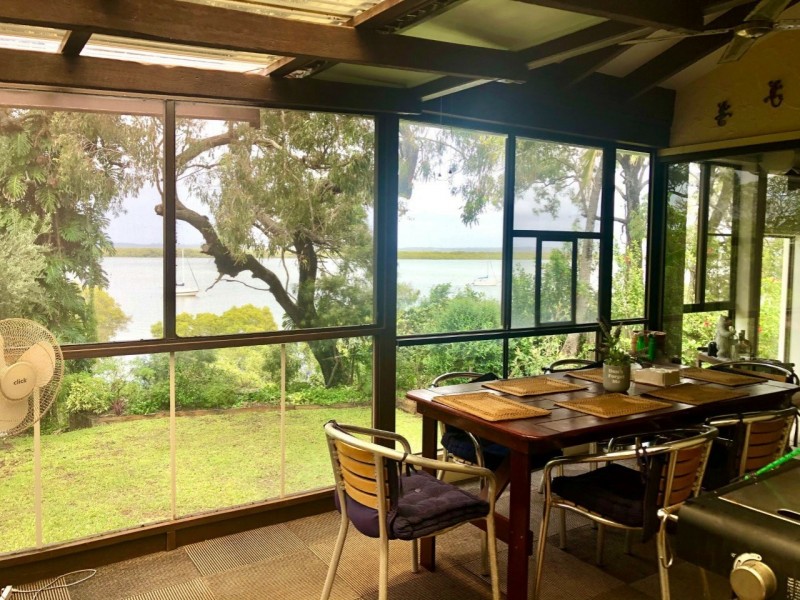 98 Western Road, Macleay Island QLD 4184