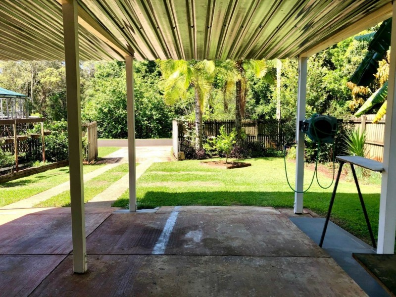 98 Western Road, Macleay Island QLD 4184