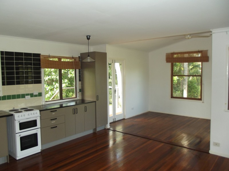 1 Western Road, Macleay Island QLD 4184