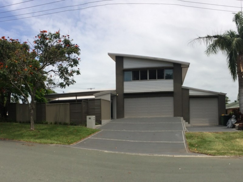 105 Broadwater Terrace, Redland Bay QLD 4165