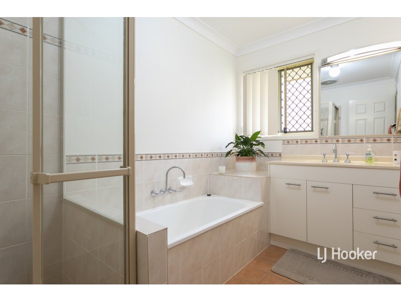 2 Roger Court, Redland Bay QLD 4165