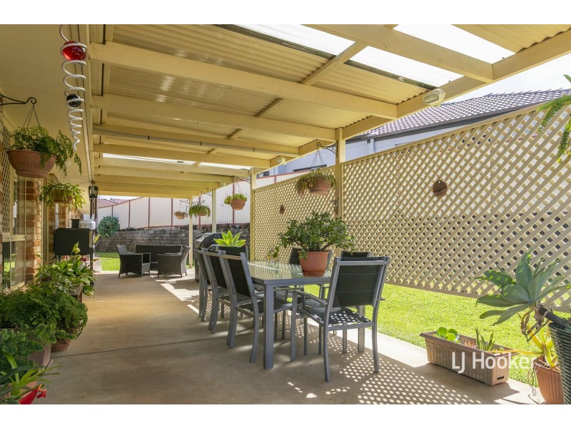 2 Roger Court, Redland Bay QLD 4165