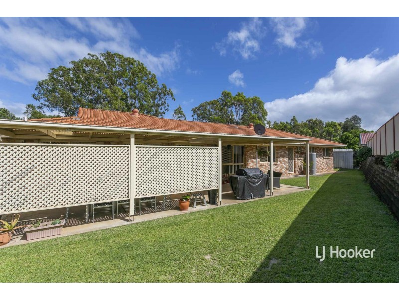 2 Roger Court, Redland Bay QLD 4165