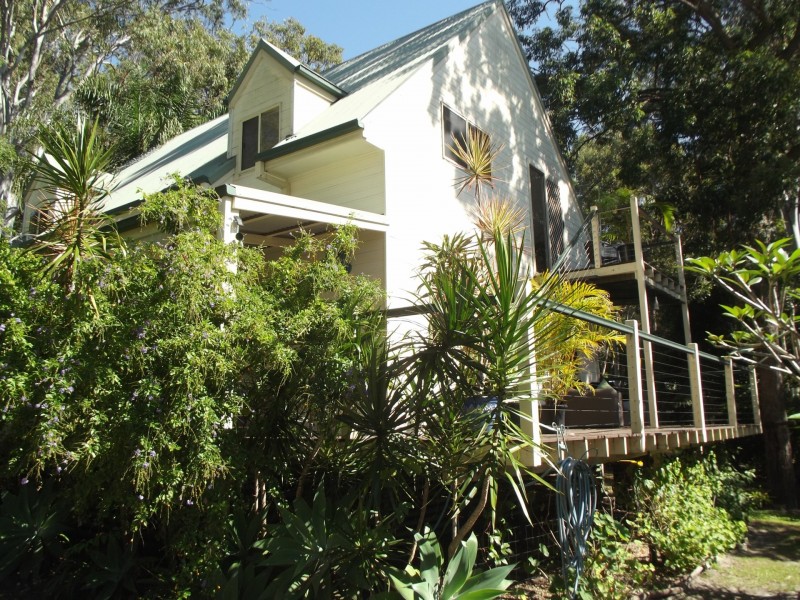 29 Cabriolet Crescent, Macleay Island QLD 4184
