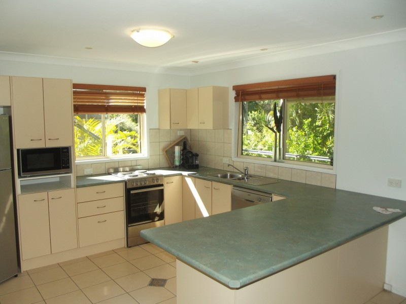 29 Cabriolet Crescent, Macleay Island QLD 4184