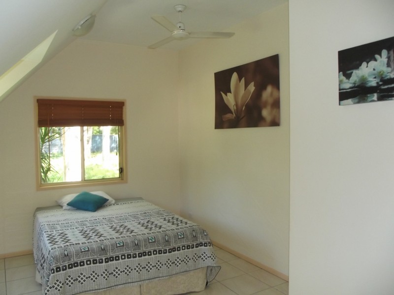 29 Cabriolet Crescent, Macleay Island QLD 4184