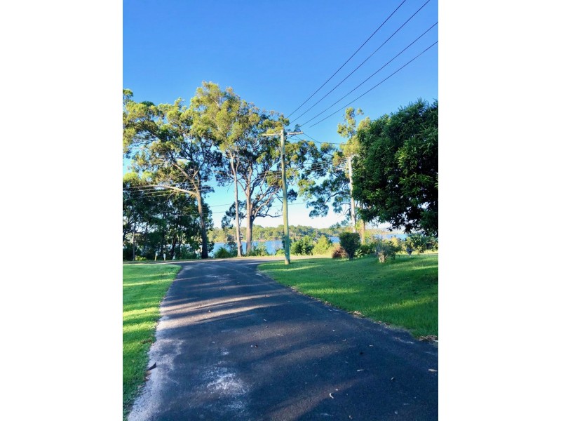 3-5 Sunset Strip, Karragarra Island QLD 4184