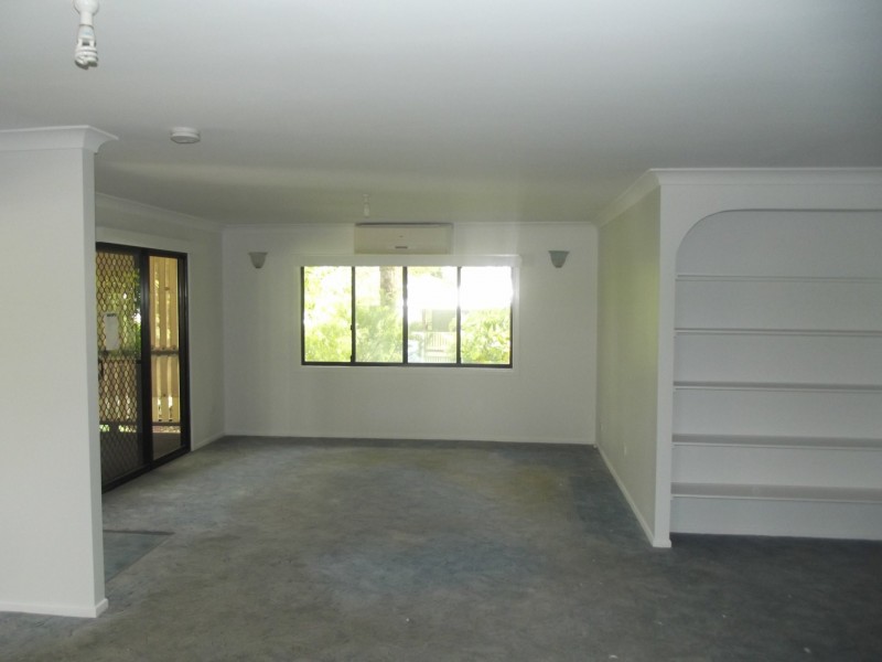 10 Curlew Street, Macleay Island QLD 4184