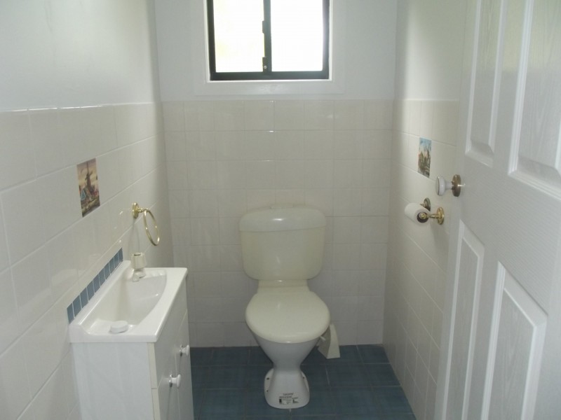 10 Curlew Street, Macleay Island QLD 4184