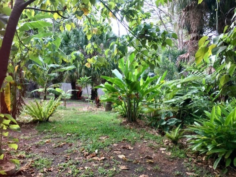 4 PEACE ST, Lamb Island QLD 4184