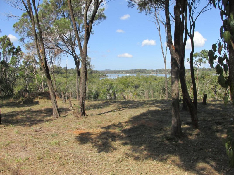 10 Emita Street, Macleay Island QLD 4184