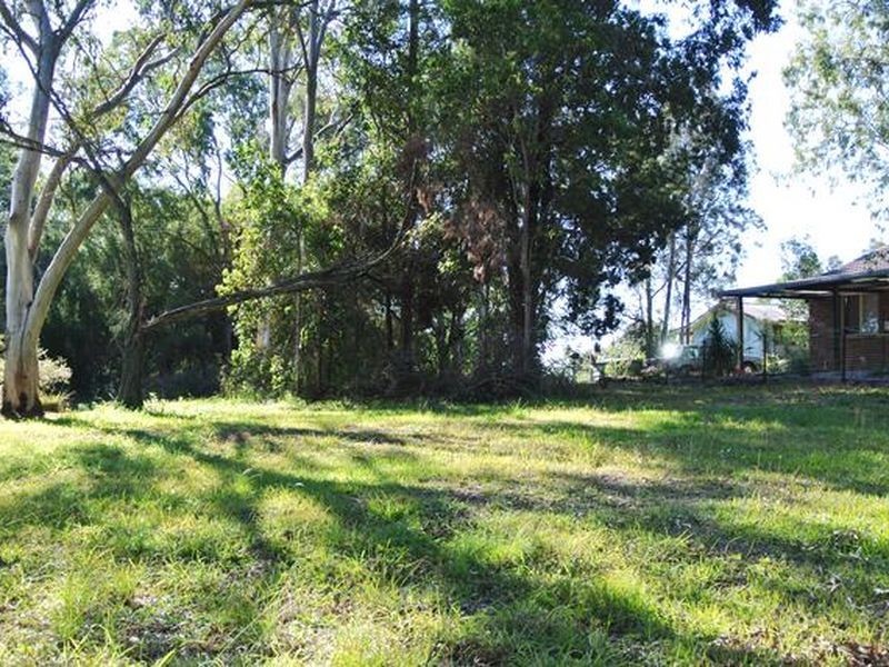 10 Blue Water Crescent, Macleay Island QLD 4184