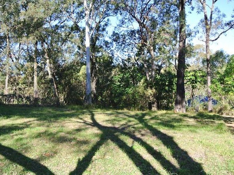 10 Blue Water Crescent, Macleay Island QLD 4184