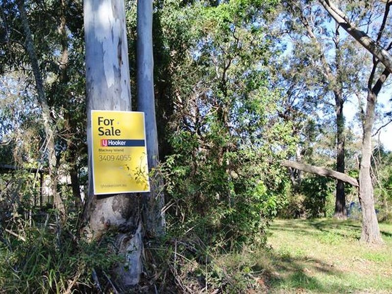10 Blue Water Crescent, Macleay Island QLD 4184