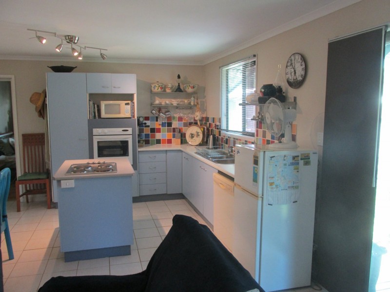 3 Walnut Court, Macleay Island QLD 4184