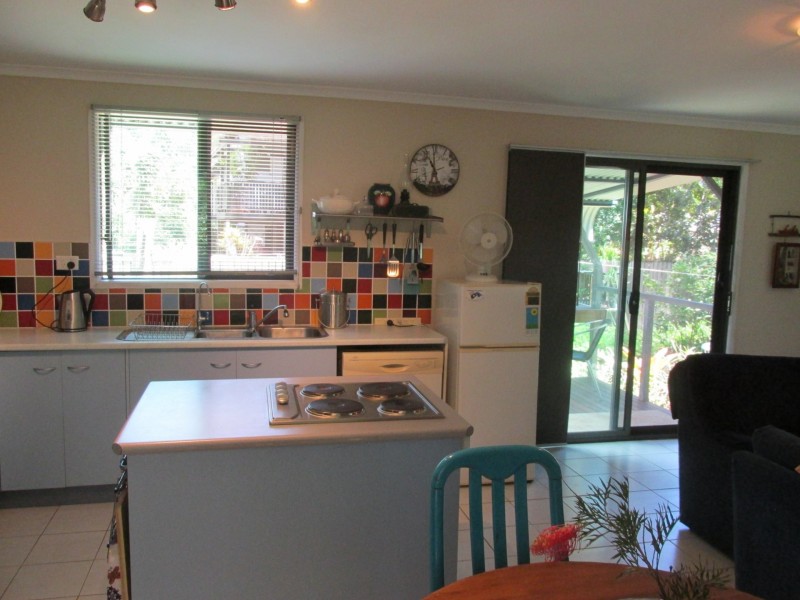 3 Walnut Court, Macleay Island QLD 4184