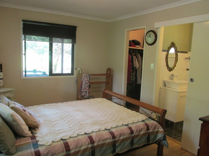 3 Walnut Court, Macleay Island QLD 4184