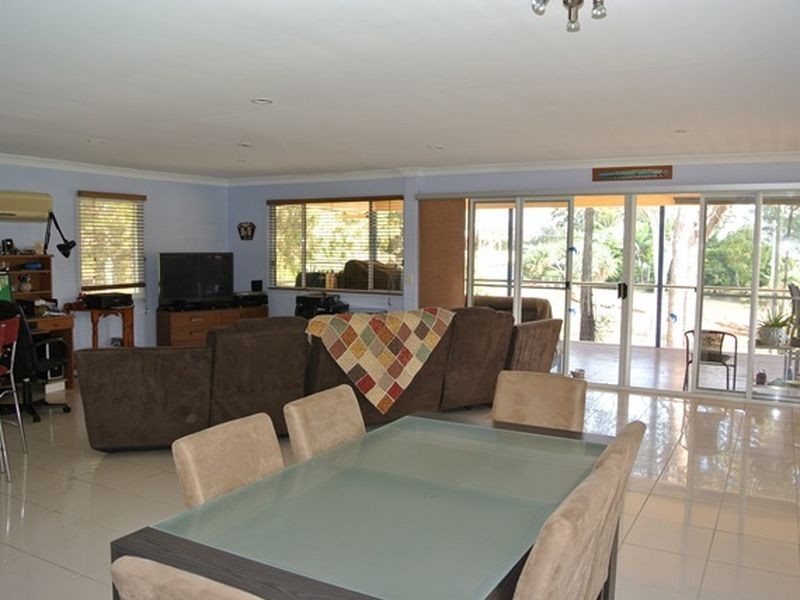 14 Whiting Street, Macleay Island QLD 4184