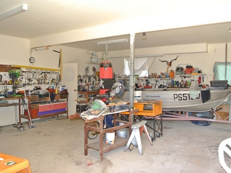 14 Whiting Street, Macleay Island QLD 4184
