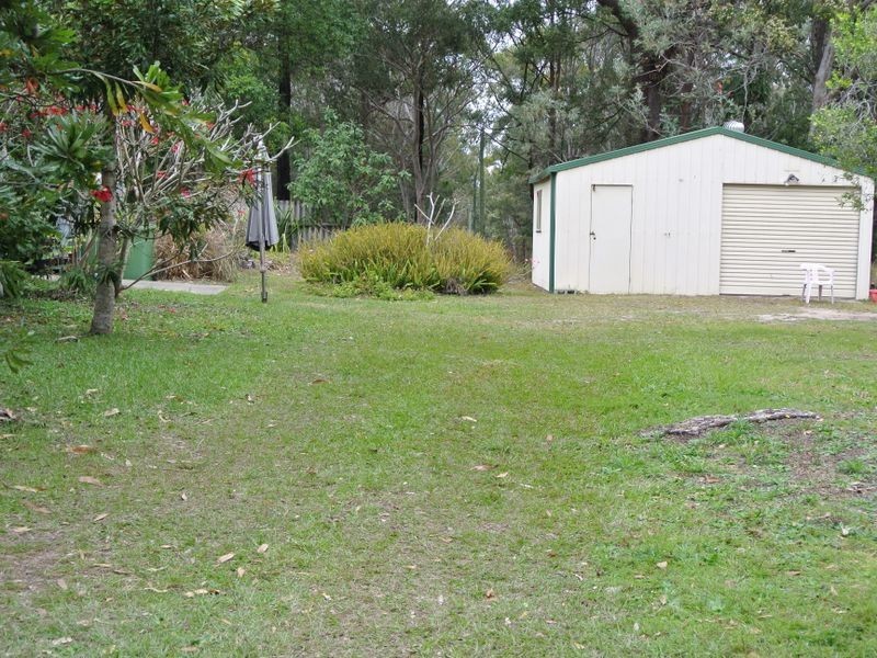 16 Noon- Muckle Street, Macleay Island QLD 4184