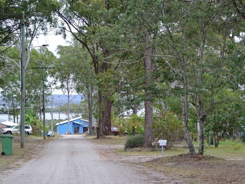 16 Noon- Muckle Street, Macleay Island QLD 4184