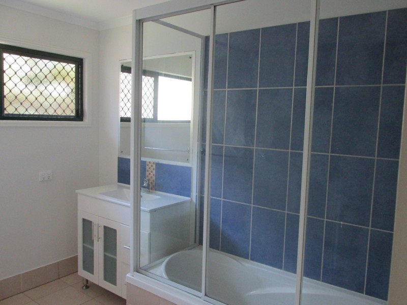 8 Double Bay Street, Macleay Island QLD 4184