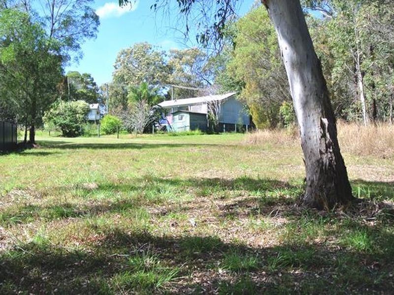 14 Waterside Drive, Macleay Island QLD 4184