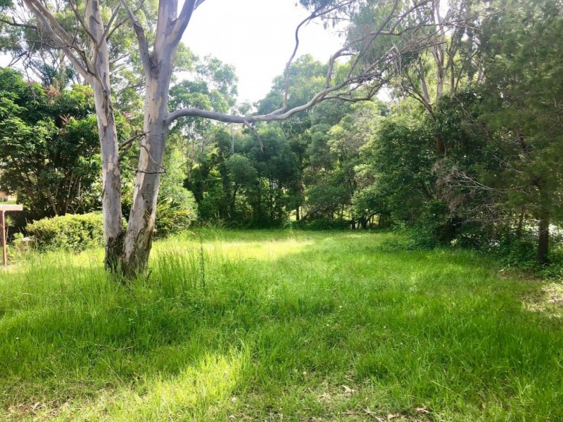 10 Rainbow Ave, Macleay Island QLD 4184