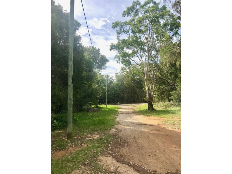 10 Rainbow Ave, Macleay Island QLD 4184